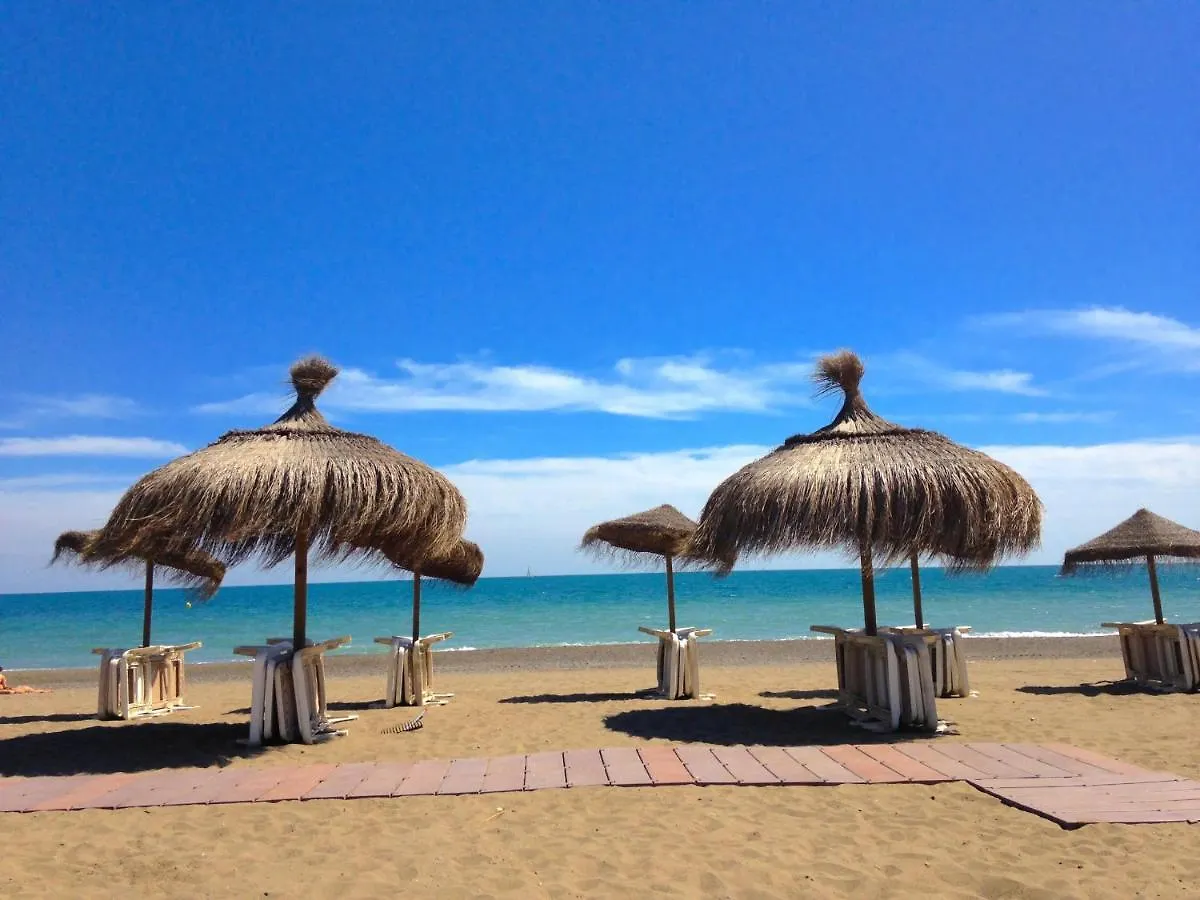 Ayala Malaga City Center 6Pax 0*,