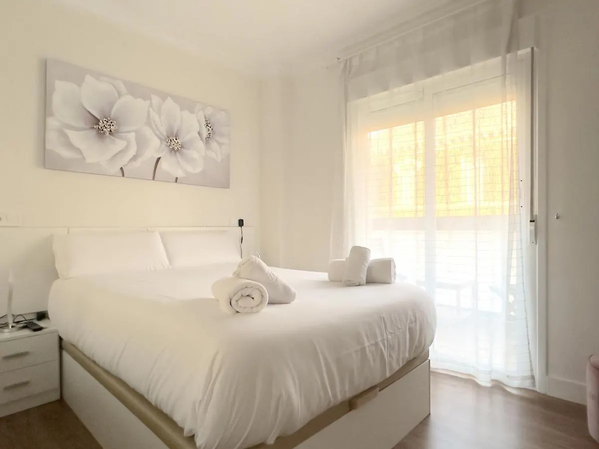 Ayala Malaga City Center 6Pax Spain