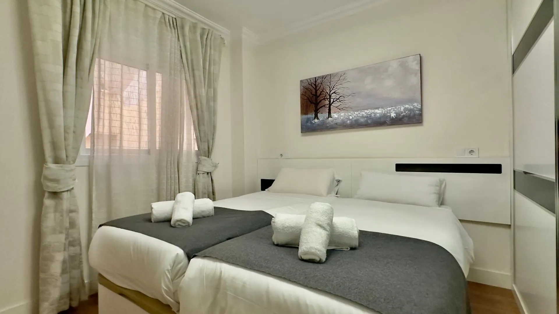 Apartment Ayala Malaga City Center 6Pax